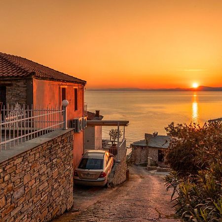 Villa ¨Με Θέα Το Ηλιοβασίλεμα¨ Áfissos Exterior foto