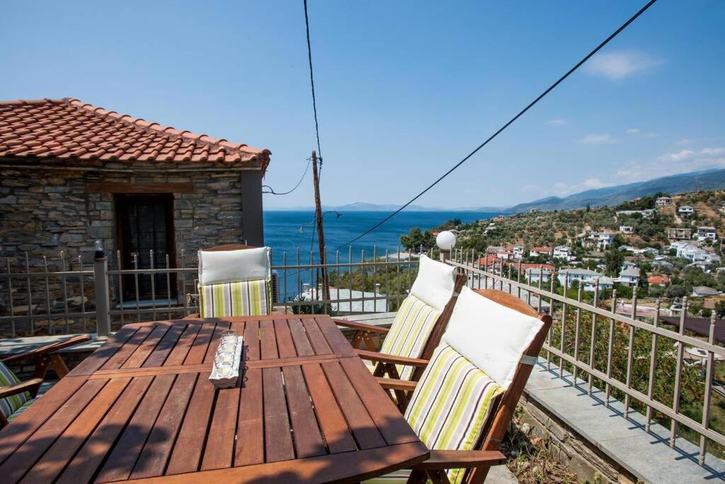 Villa ¨Με Θέα Το Ηλιοβασίλεμα¨ Áfissos Exterior foto
