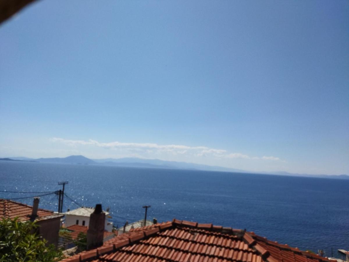 Villa ¨Με Θέα Το Ηλιοβασίλεμα¨ Áfissos Exterior foto